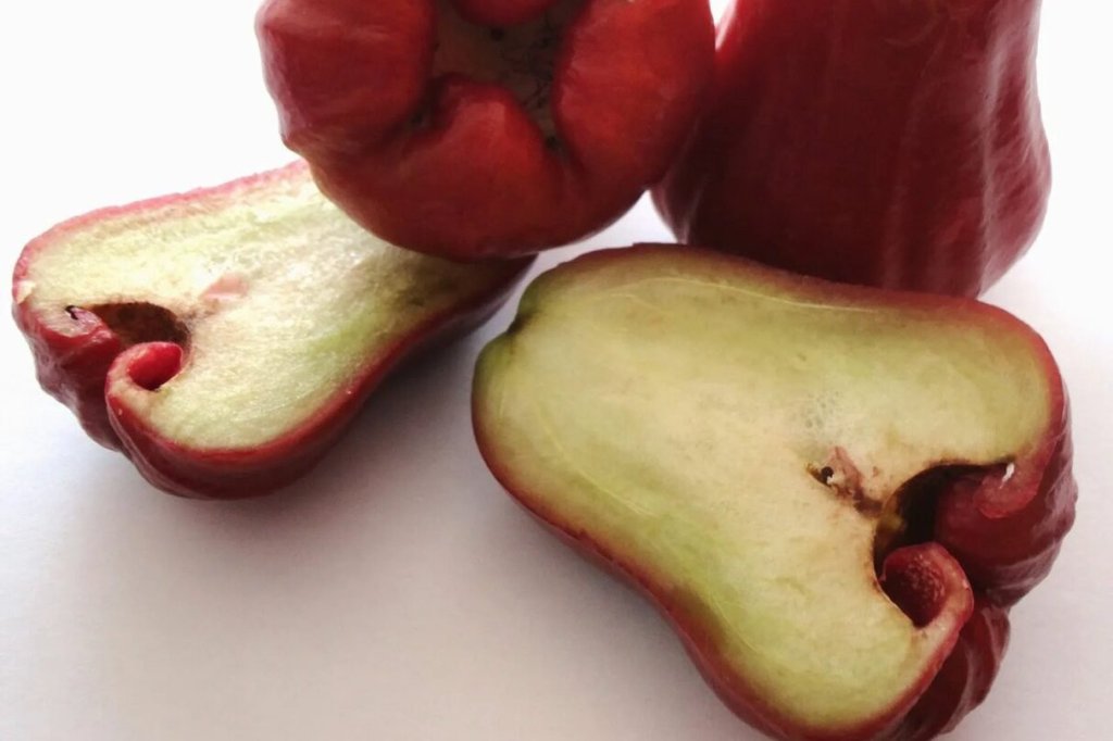 Водяное яблоко 



